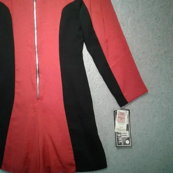 Channcey St. Women's Black & Red Stretch Romper with Zipper  Closure NWT Size 11 - Picture 5 of 11